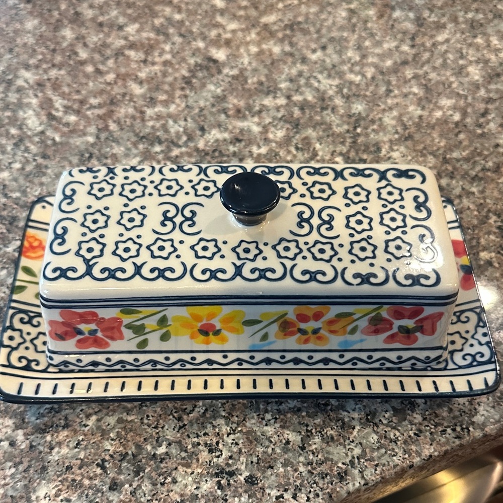 Gibson Elite Cream Ceramic Dish